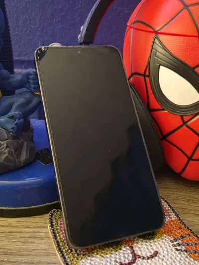 Smartphone Samsung Galaxy S24 en buen estado - miniatura 1