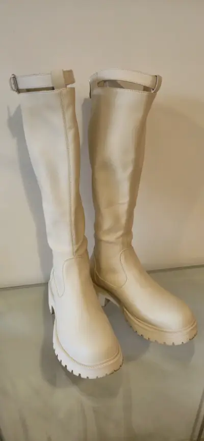 Botas altas de cuero beige con cierre - miniatura 4