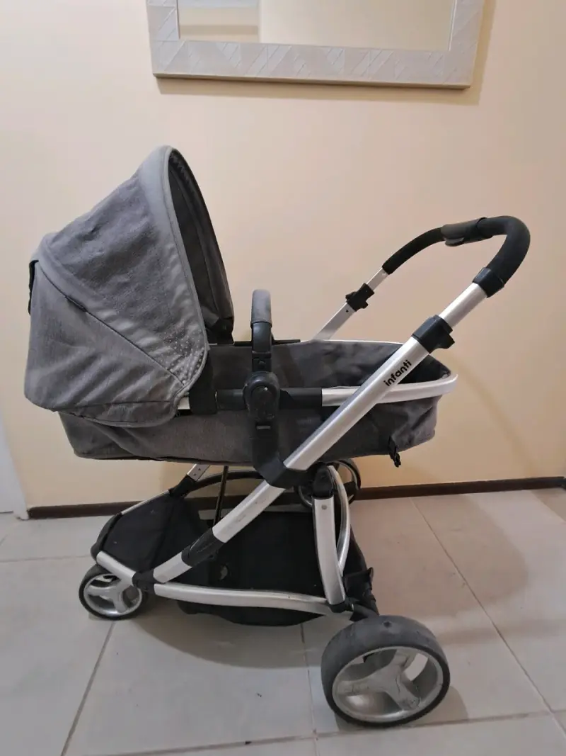 Coche de bebé Infanti gris plegable - 3