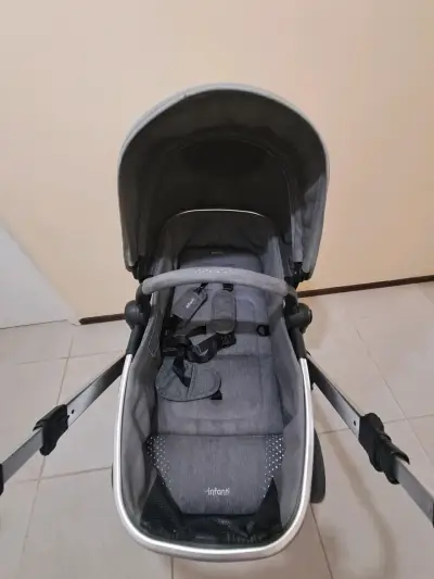 Coche de bebé Infanti gris plegable - miniatura 4