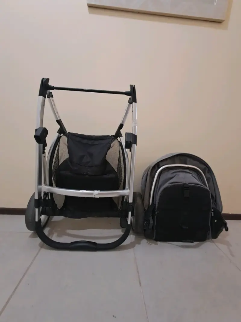Coche de bebé Infanti gris plegable - 5
