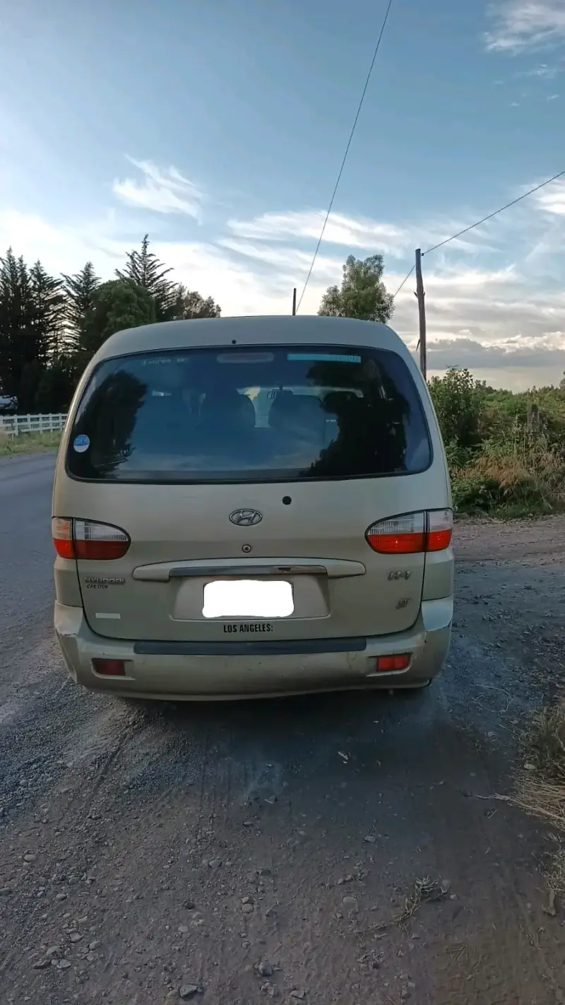 Furgón Hyundai H1 en buen estado - 2