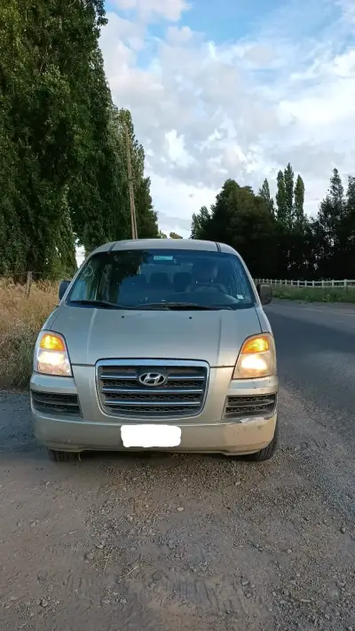 Furgón Hyundai H1 en buen estado - miniatura 4