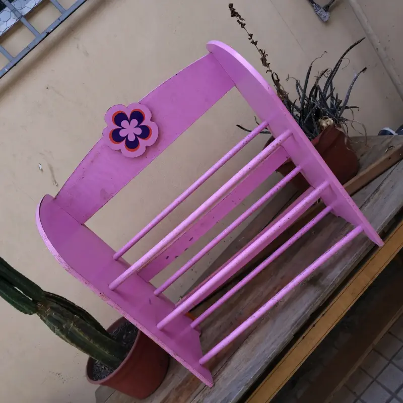 Estante de madera rosa para niños con diseño floral - 2