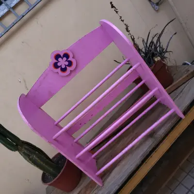 Estante de madera rosa para niños con diseño floral - miniatura 2