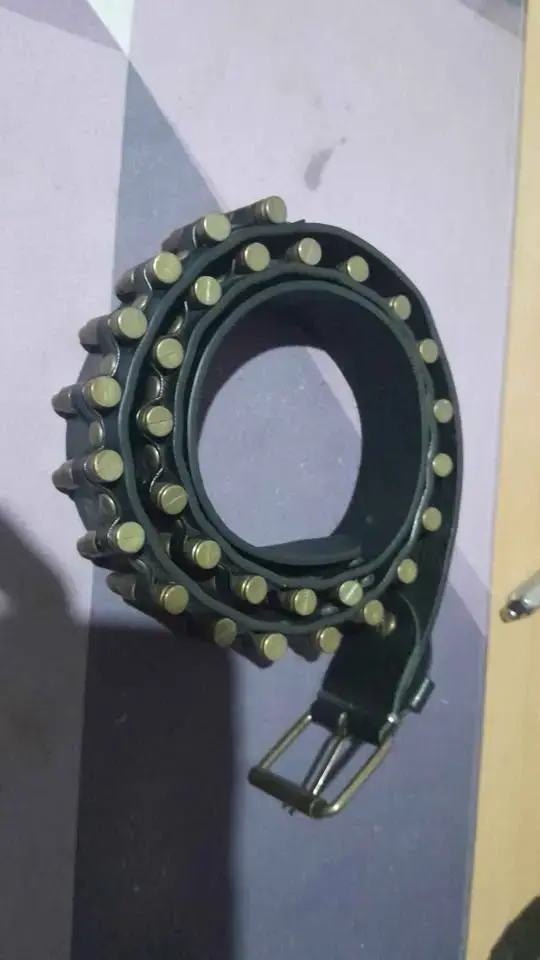Cinturón de cuero con balas falsas - 1