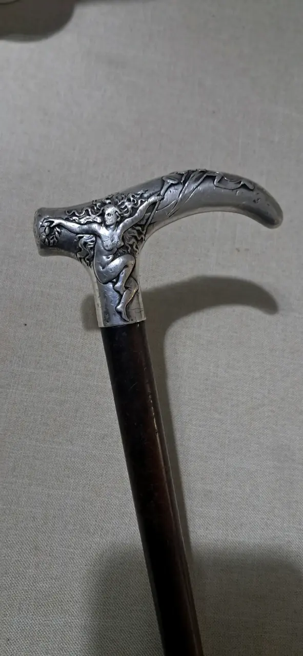 Bastón antiguo con empuñadura plata grabada madera - 1