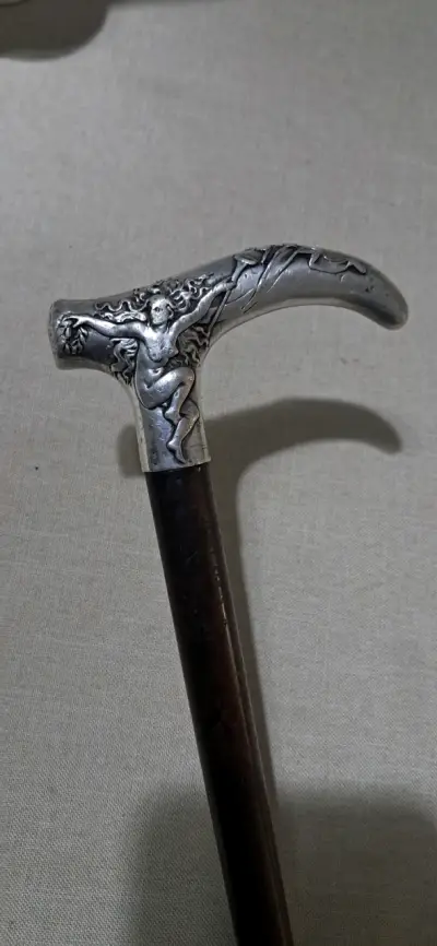 Bastón antiguo con empuñadura plata grabada madera - miniatura 1