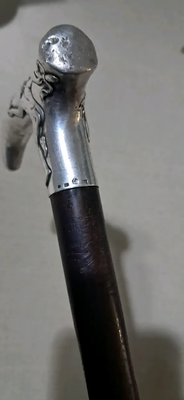 Bastón antiguo con empuñadura plata grabada madera - 3