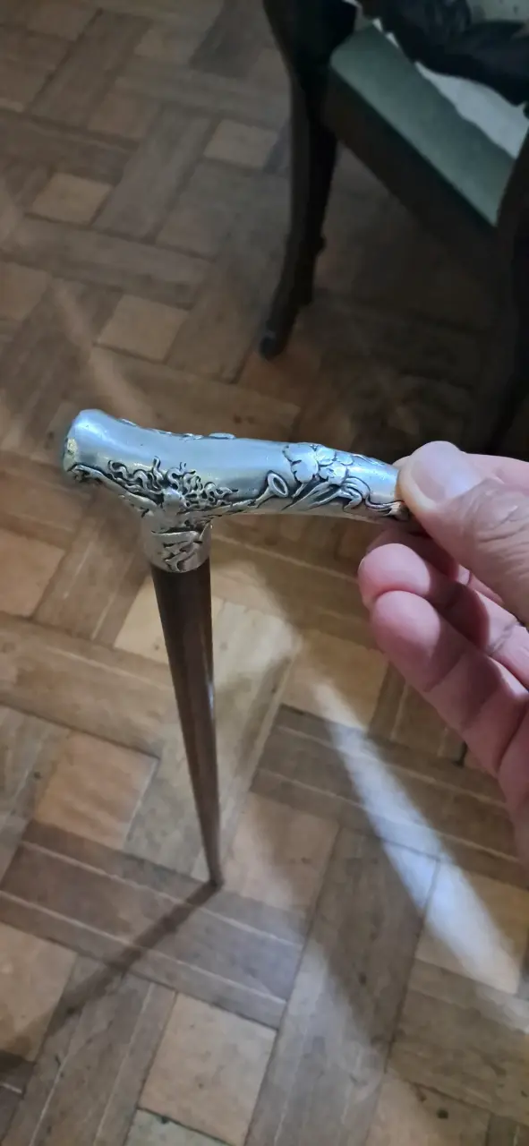 Bastón antiguo con empuñadura plata grabada madera - 4