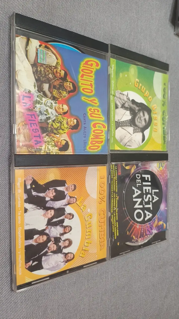 Colección de CDs de Cumbia y Fiesta - 1