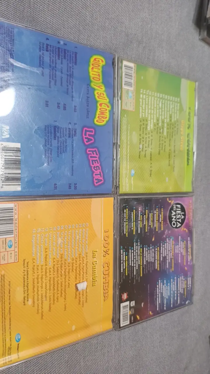 Colección de CDs de Cumbia y Fiesta - 2