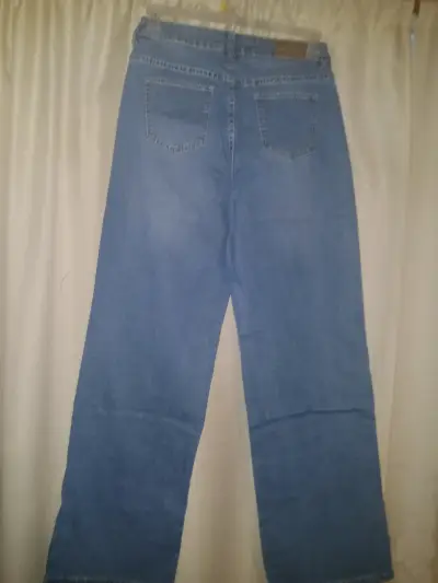 Jeans de mujer con diseño brillante - miniatura 1