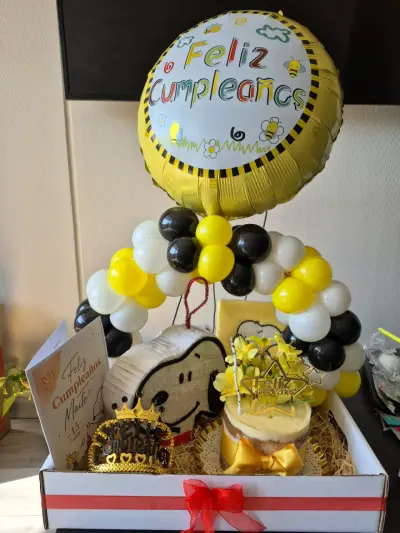 Sorpresa Cumpleaños con Piñata y Pastel - miniatura 1