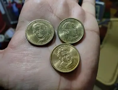 Tres monedas de USD 1 de EE.UU. - miniatura 4