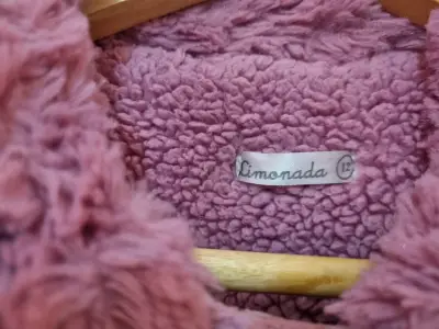 Parka sin mangas rosa Hello Kitty para niña - miniatura 3