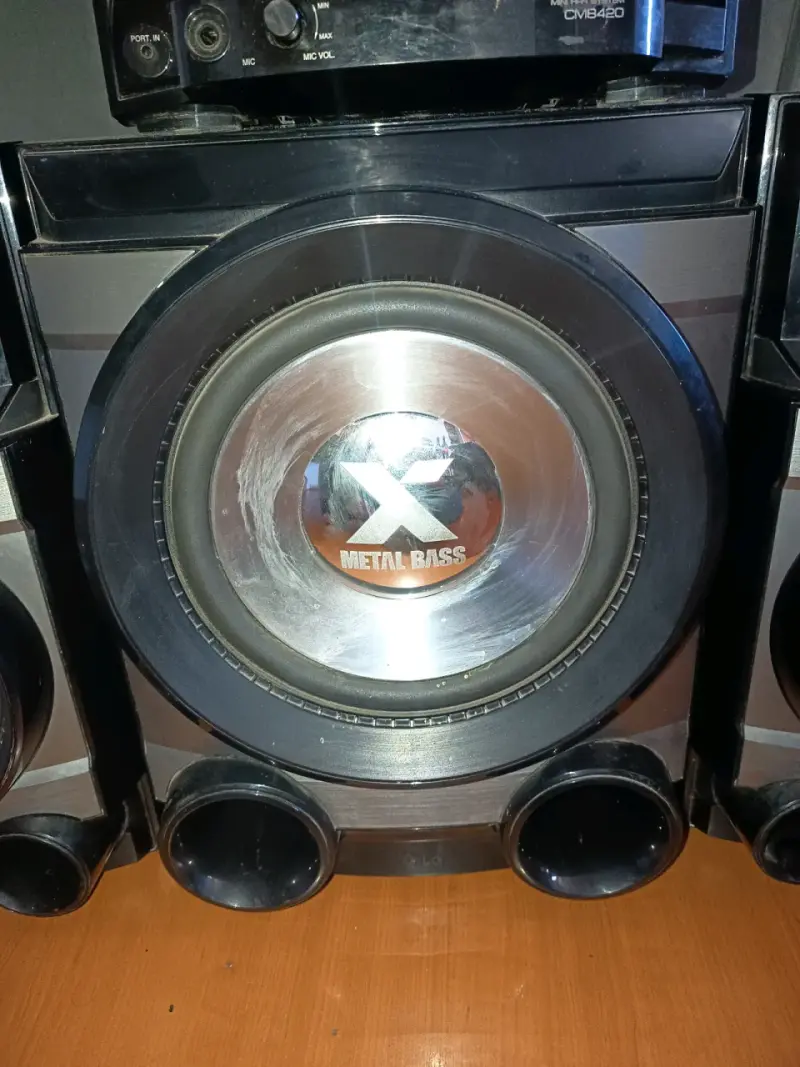 Sistema de sonido LG con bajos potentes - 4