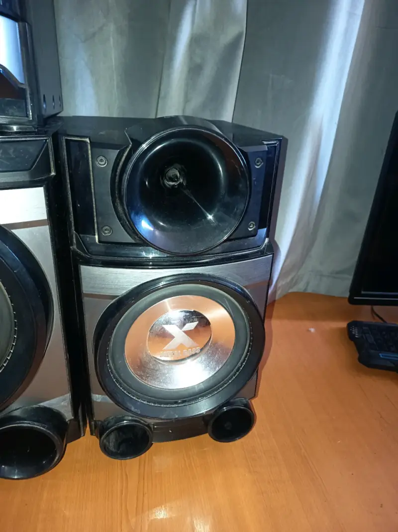 Sistema de sonido LG con bajos potentes - 5