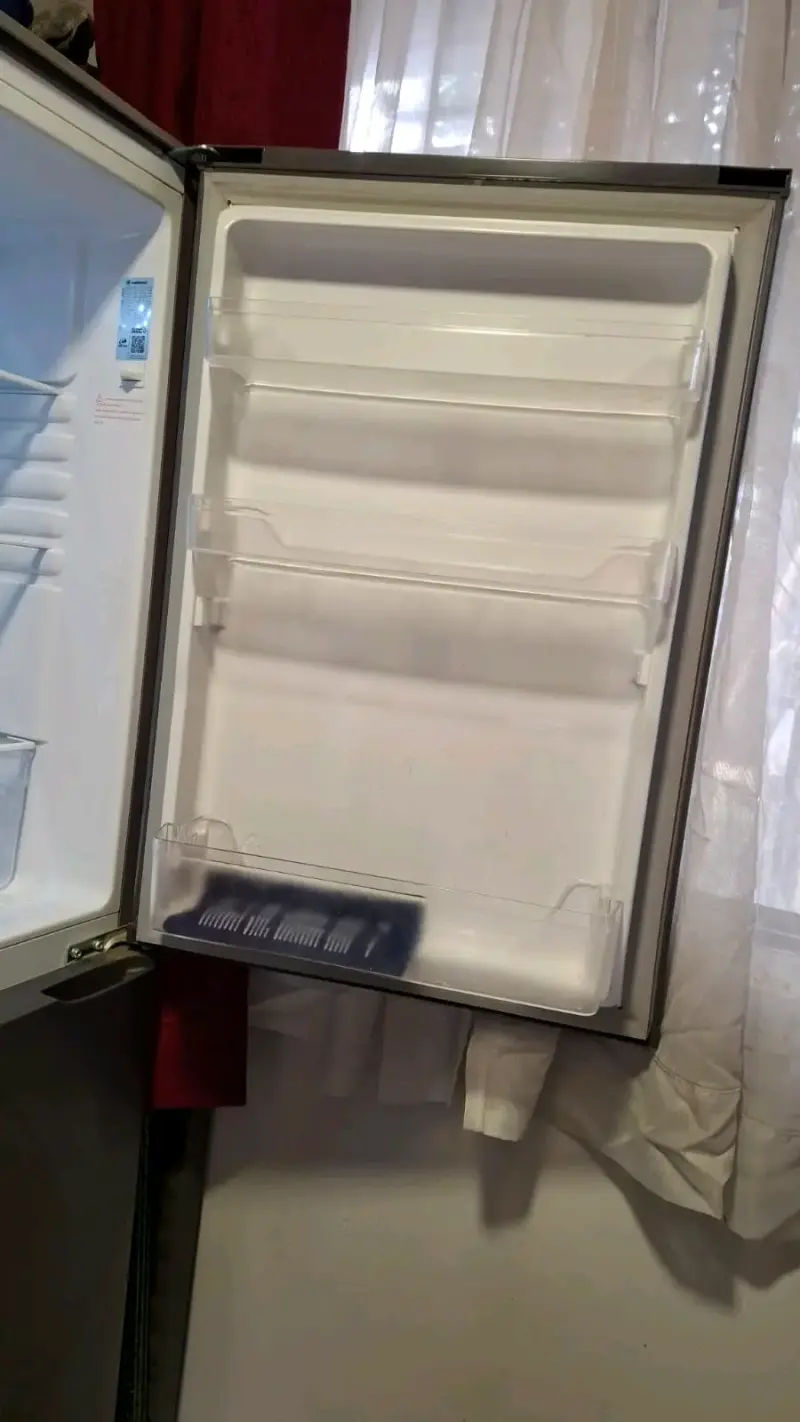Refrigerador Mademsa de dos puertas en buen estado - 5