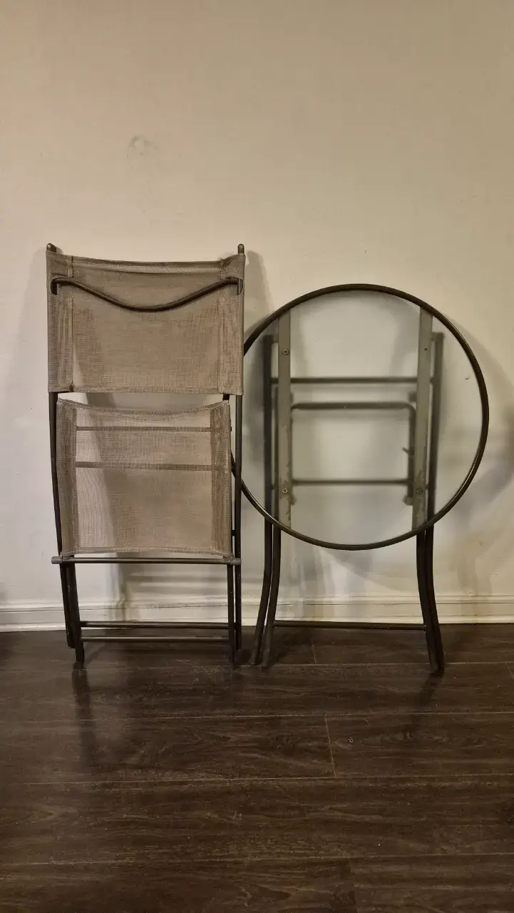 Juego de mesa y silla plegables de metal y vidrio - 3