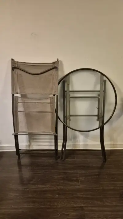 Juego de mesa y silla plegables de metal y vidrio - miniatura 3