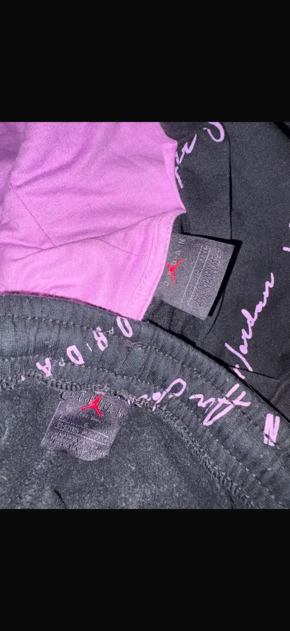 Conjunto deportivo Jordan negro con estampado - 4