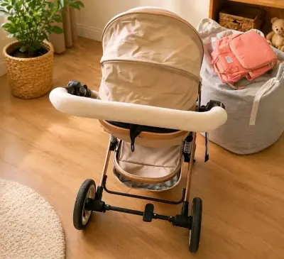 Coche de bebé LuBabycas beige plegable - miniatura 2