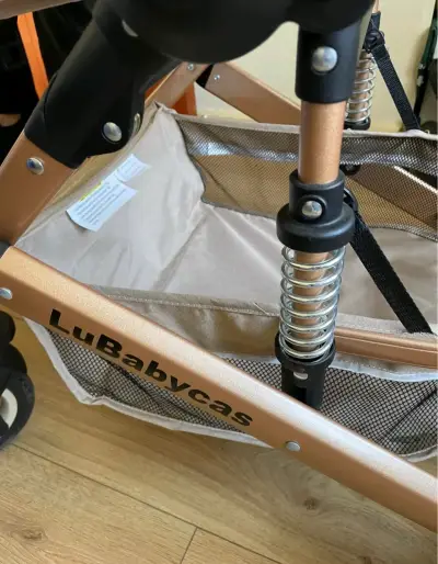 Coche de bebé LuBabycas beige plegable - miniatura 3