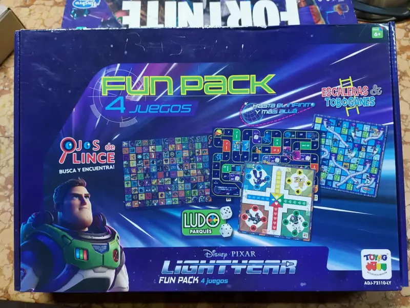 Set de Juegos de Mesa Disney Pixar Lightyear - 1