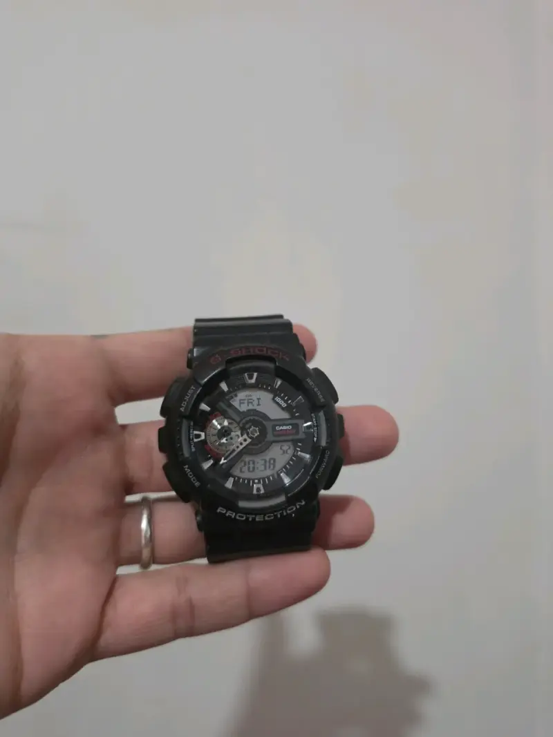 Reloj Casio G-Shock Negro Resistente al Agua - 2