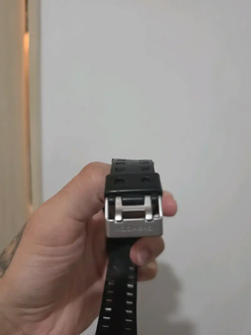Reloj Casio G-Shock Negro Resistente al Agua - 3