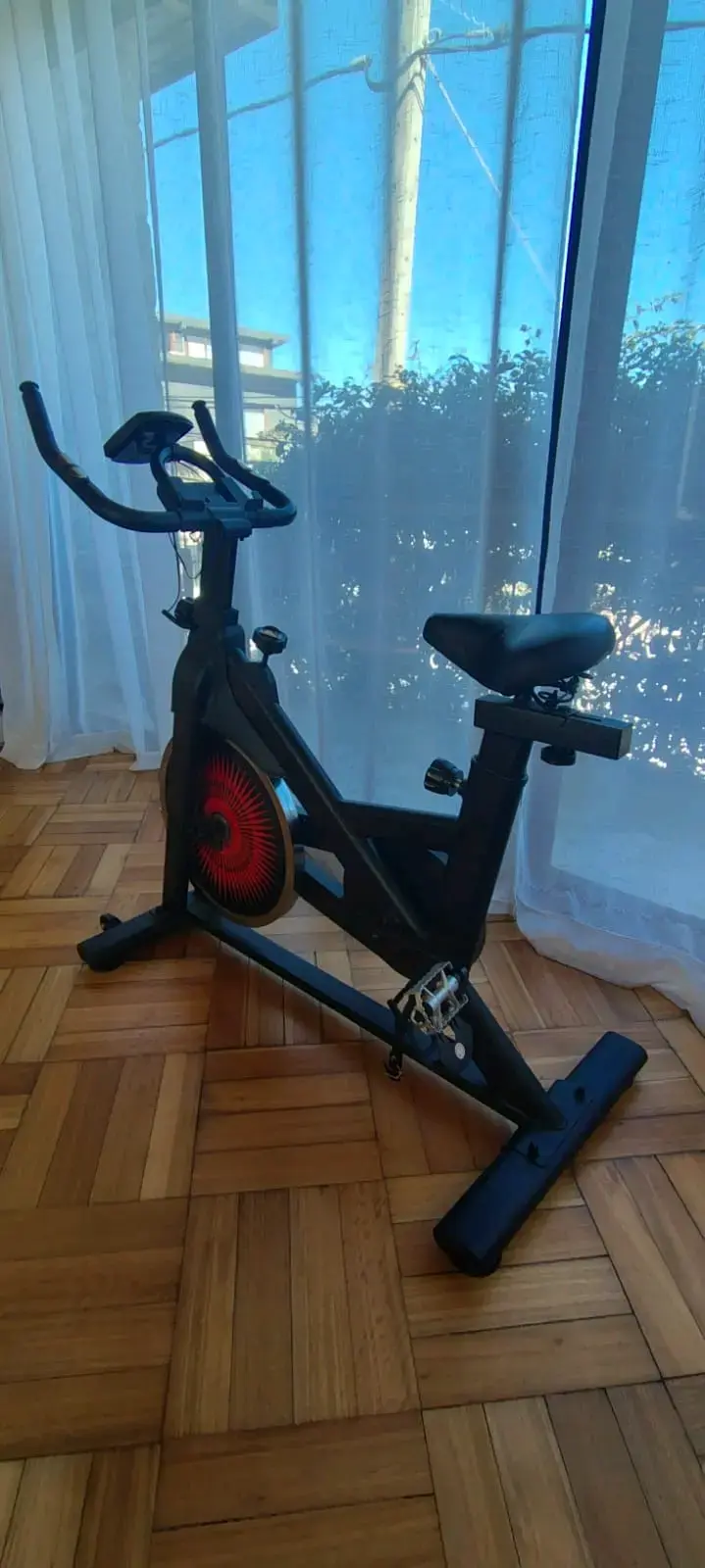 Bicicleta estática de ejercicio negra - 1