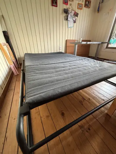 Sofá cama plegable de metal gris - miniatura 3