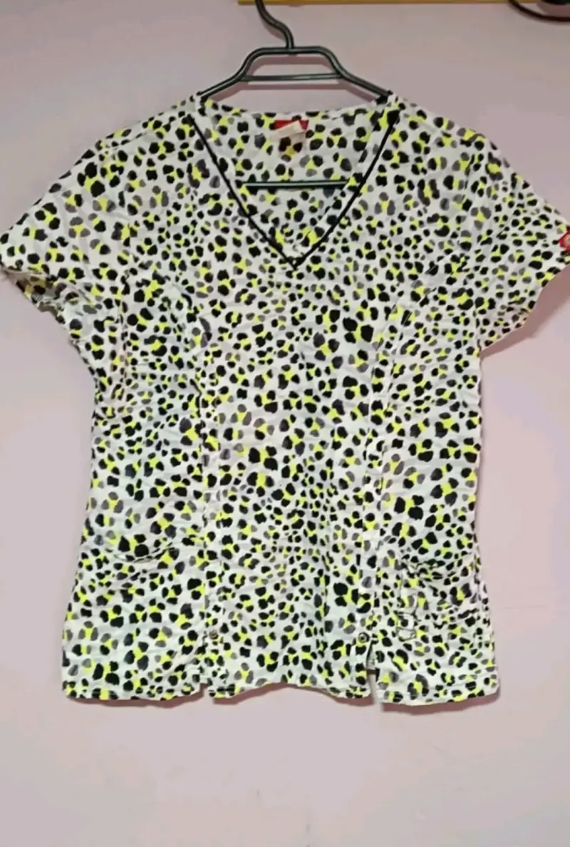Delantal clinico estampada de leopardo para mujer - 1