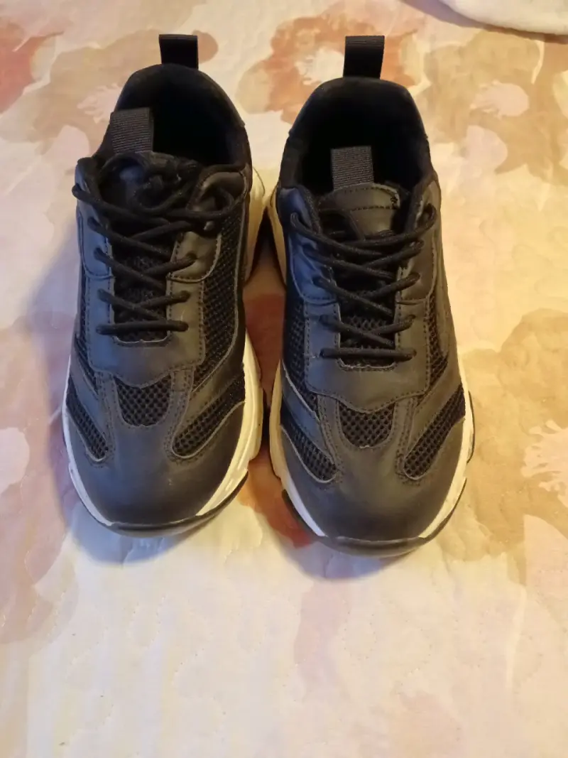 Zapatillas deportivas negras para mujer
