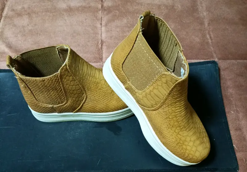 Botines de mujer color camel con textura - 2