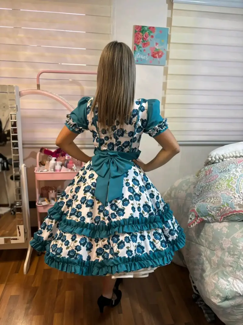 Vestido folclórico con estampado floral azul - 2