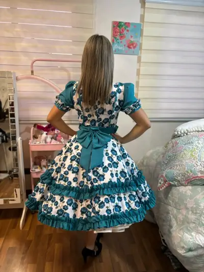 Vestido folclórico con estampado floral azul - miniatura 2