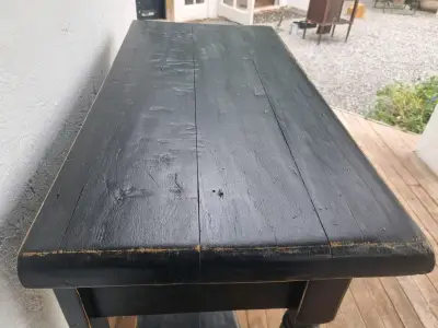 Mesa auxiliar de madera negra con cajón - miniatura 3
