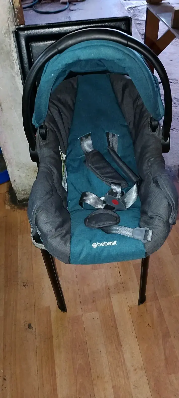 Silla de Auto Bebé Bebesit Gris - 2