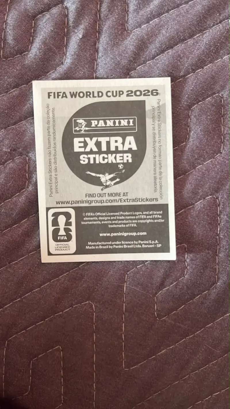 Lámina Panini Extra Sticker Lionel Messi Oro 2026 - 2