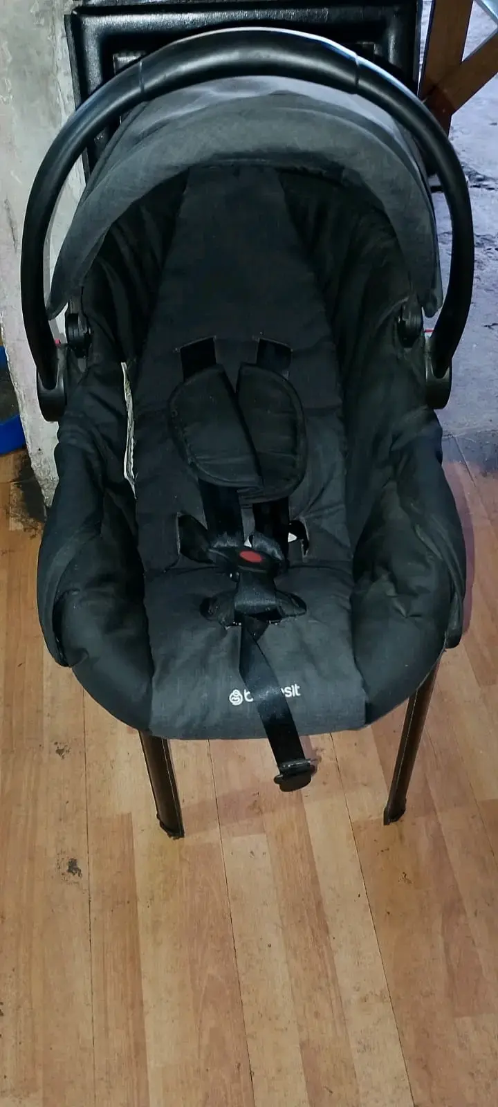 Silla de Auto Bebé Bebesit Gris - 2