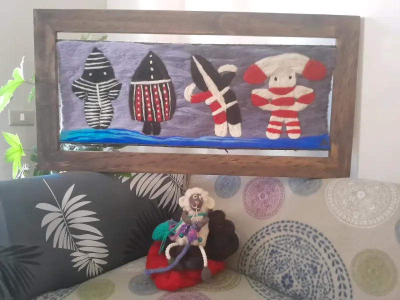Cuadro arte textil vellón selknam marco madera - 1