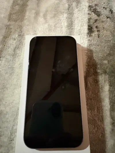 iPhone 17 256GB en color lila con caja - miniatura 5