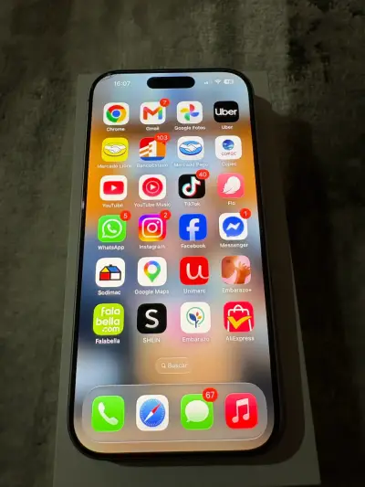 iPhone 17 256GB en color lila con caja - miniatura 4