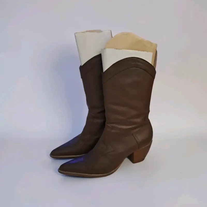 Botas de cuero marrón con tacón medio - 3