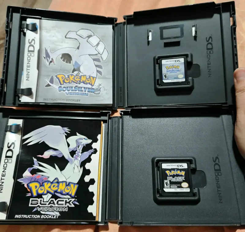DS Pokémon Black + SoulSilver + Pokéwalker - 2