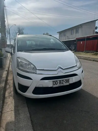 Citroën C4 Picasso - miniatura 1