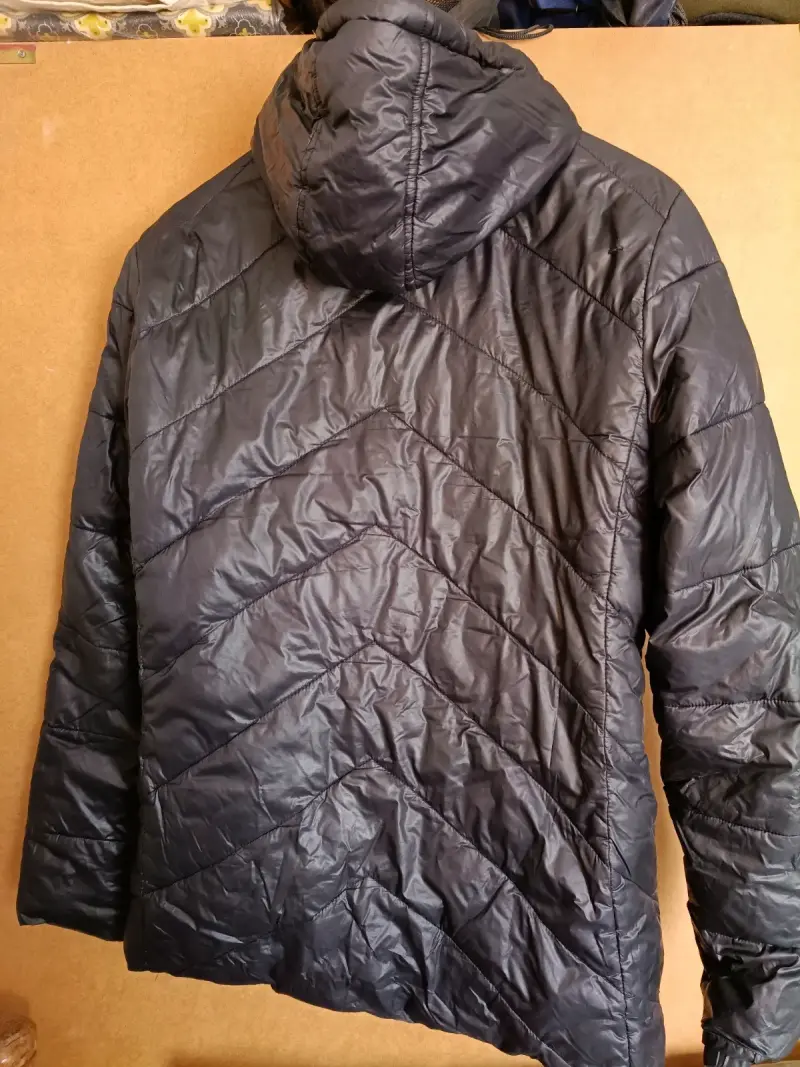 Chaqueta de pluma negra con capucha Tentation - 2