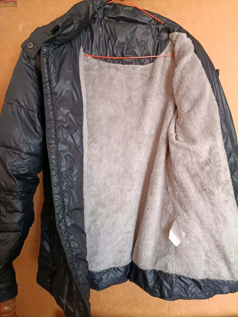 Chaqueta de pluma negra con capucha Tentation - 3